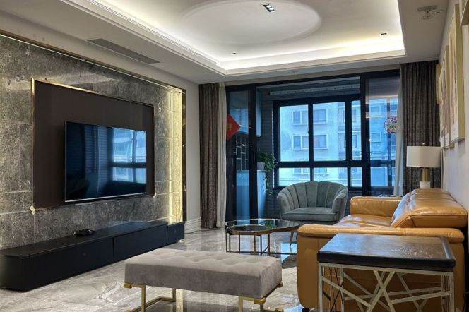 4BR Apartment near Hanzhong Rd Metro with Floor-to-Ceiling Windows (L1/L12/L13)