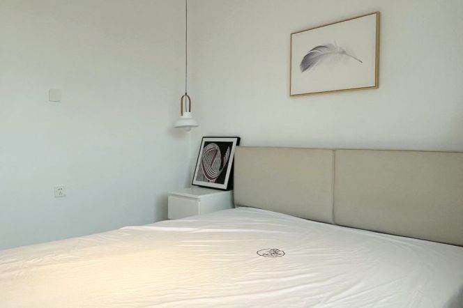 1BR Apartment in Jing'an (L2/L11)
