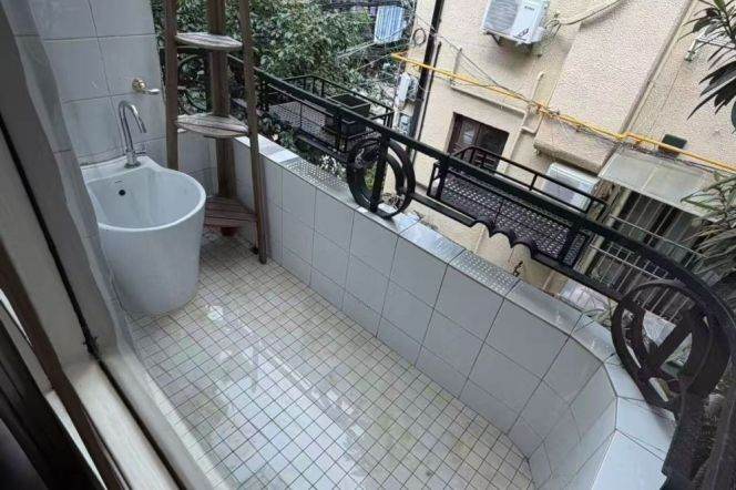 1BR Lane House in Old Xuhui (L1/L7)
