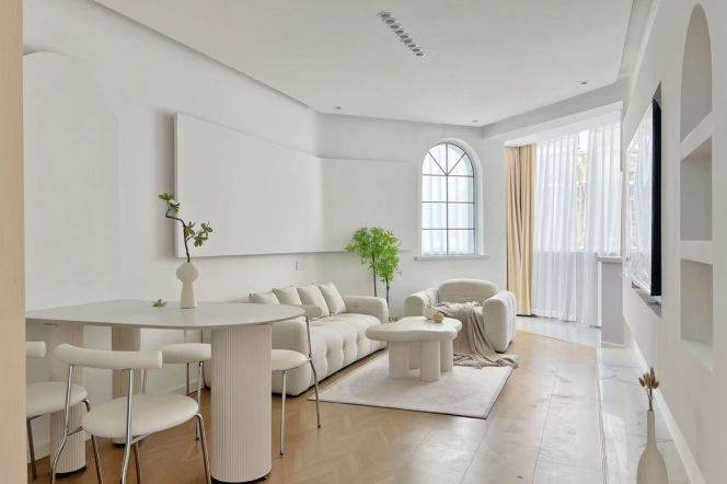 2BR Apartment in Jing'an (L7)