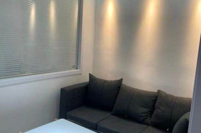 1BR Apartment near Songhong Rd Metro (L2)