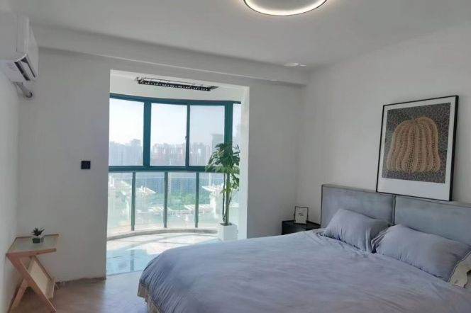 High-Floor 3BR Apartment near Zhongshan Park (L2/L3/L4)