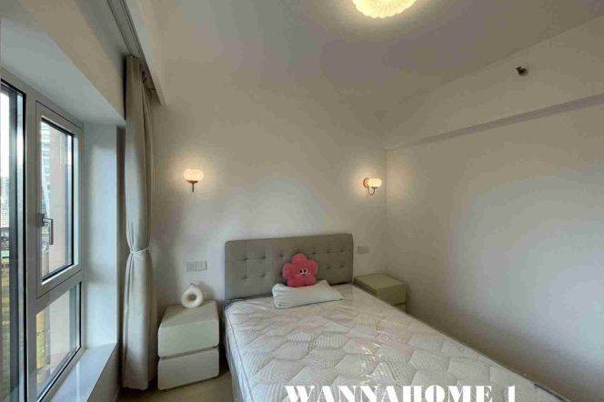 High-Floor 1BR Apartment near Hanzhong Rd Metro with Floor-to-Ceiling Windows (L1/L3/L4/L12/L13)