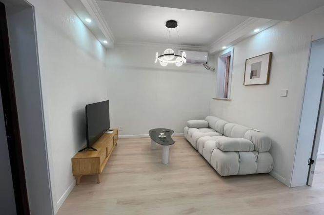 1BR Apartment in Old Xuhui (L1/L7/L9/L10)