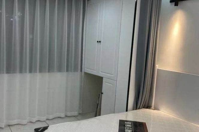 1BR Apartment near Songhong Rd Metro (L2)