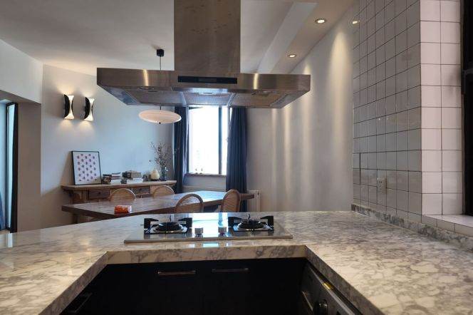 High-Floor Spacious 2BR Apartment in Jing'an (L7)
