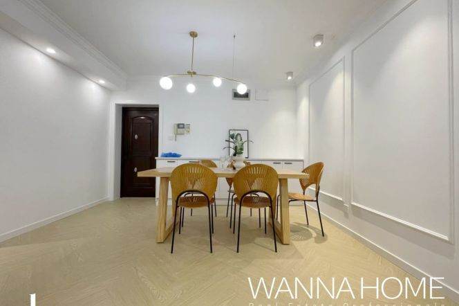 Spacious 2BR Apartment near West Yan'An Rd Metro with Green View