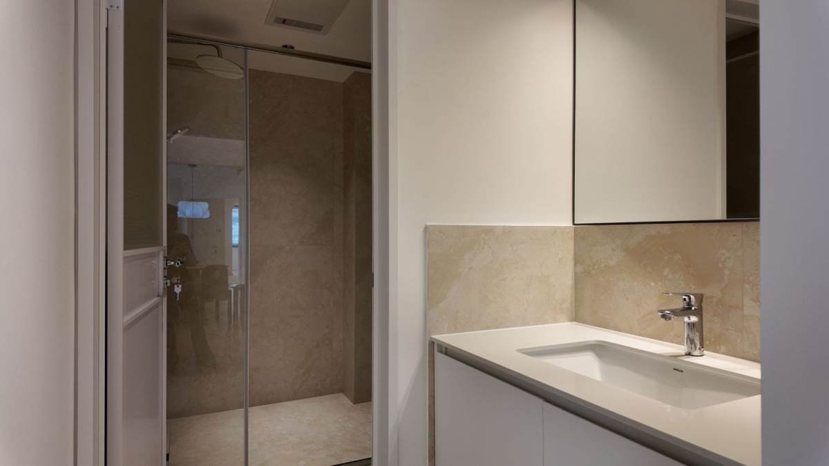 Housing image — Bathroom