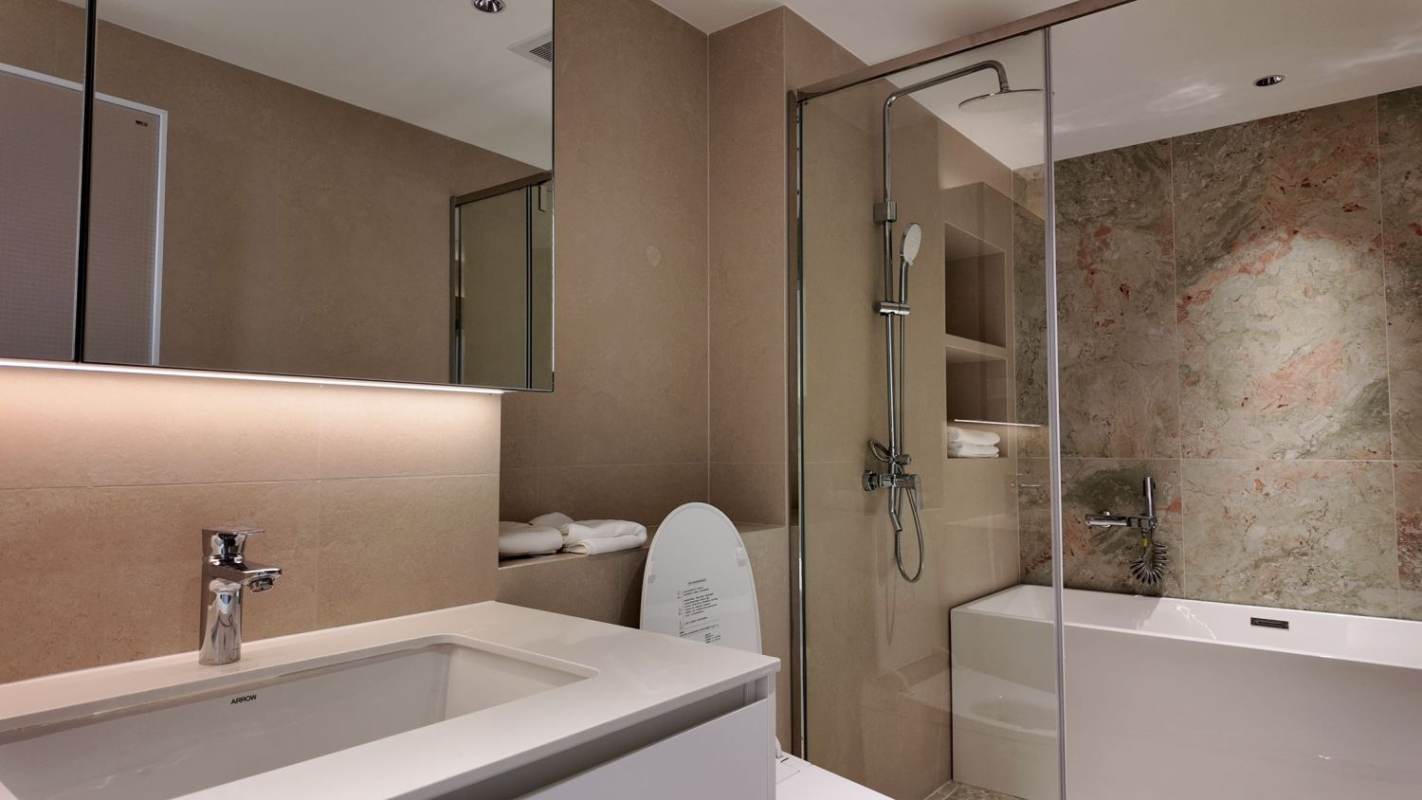 Housing image — Bathroom
