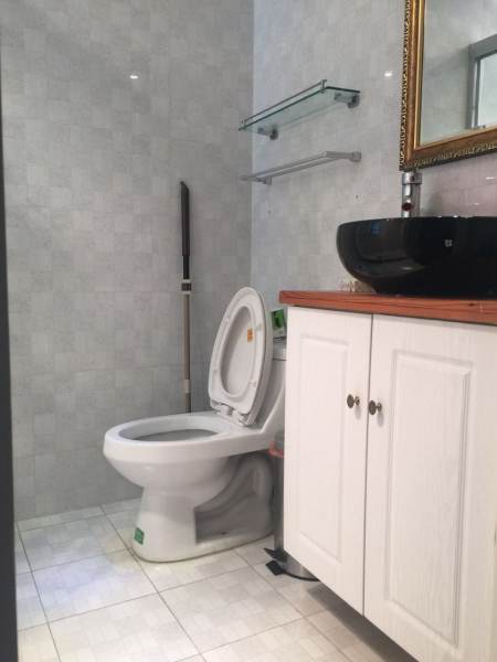 Housing image — Bathroom