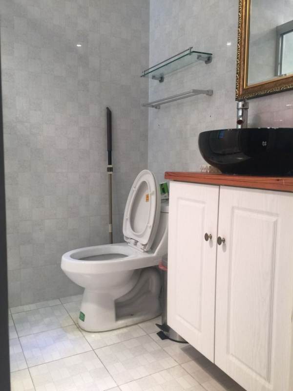 Housing image — Bathroom