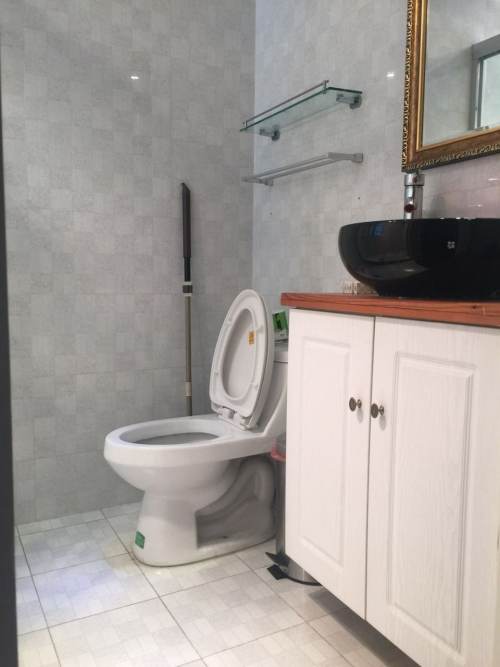 Housing image — Bathroom