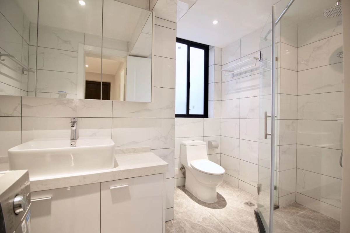 Housing image — Bathroom
