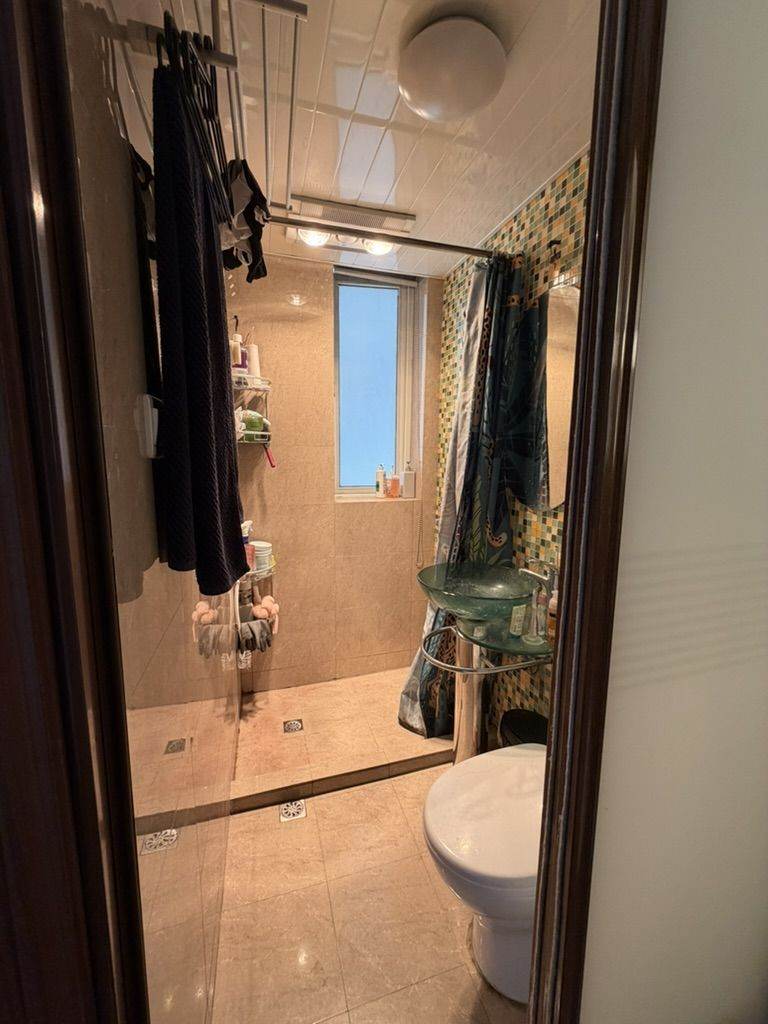 Housing image — Bathroom