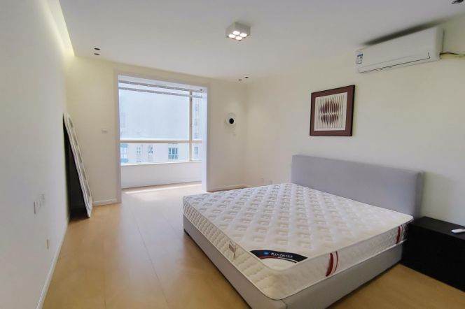High-Floor 1BR Apartment near Shanghai Stadium Metro (L4)
