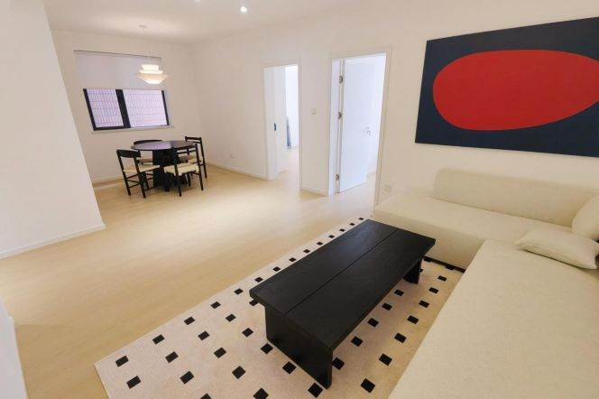 2BR Apartment near Xujiahui Metro (L4)