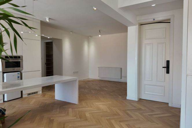 3BR Apartment in Old Xuhui with Floor-to-Ceiling Windows