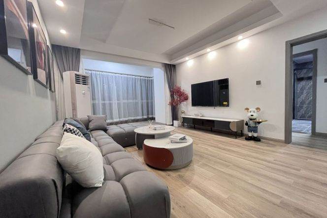 Spacious 3BR Apartment near Linping Rd Metro with Floor-to-Ceiling Windows