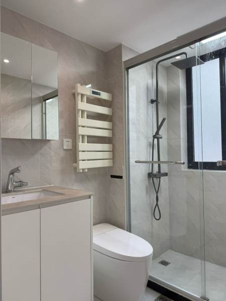 Housing image — Bathroom