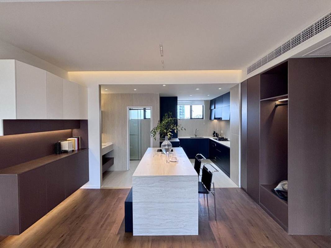 Housing image — Dining Area