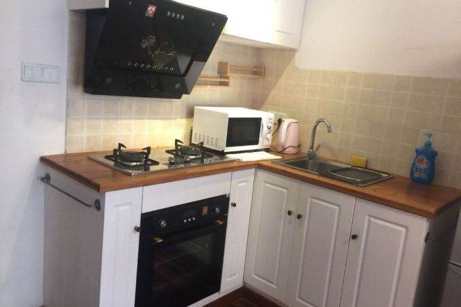 1BR Apartment in Old Xuhui with Private Garden