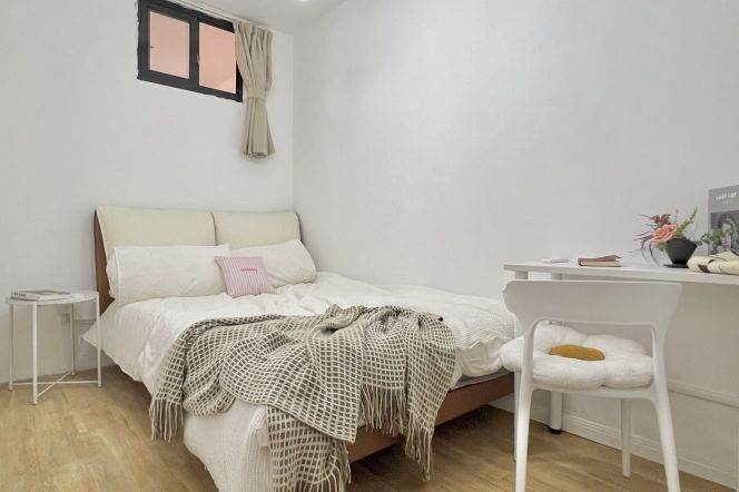 6BR Shared Apartment near Nanjing Xi Lu (L2/L12/L13)