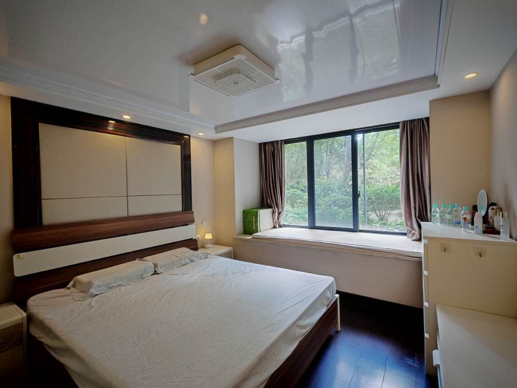 Housing image — Bedroom