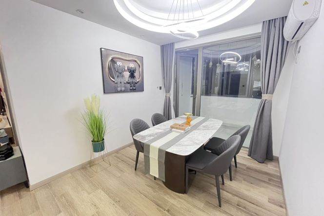 Spacious 3BR Apartment near Linping Rd Metro with Floor-to-Ceiling Windows