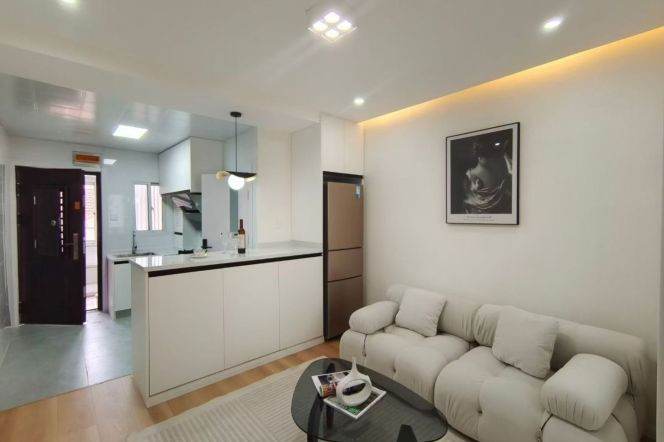 1BR Apartment in Old Xuhui (L9/L12)