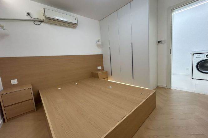 1BR Apartment in Old Xuhui (L10/L11)