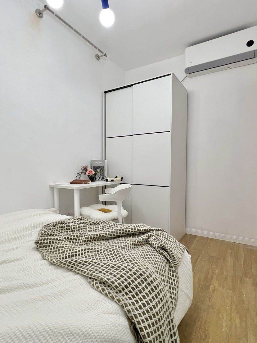 Housing image — Bedroom