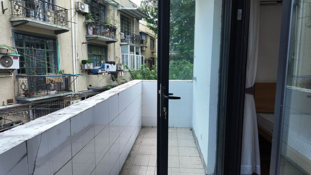 Housing image — Balcony