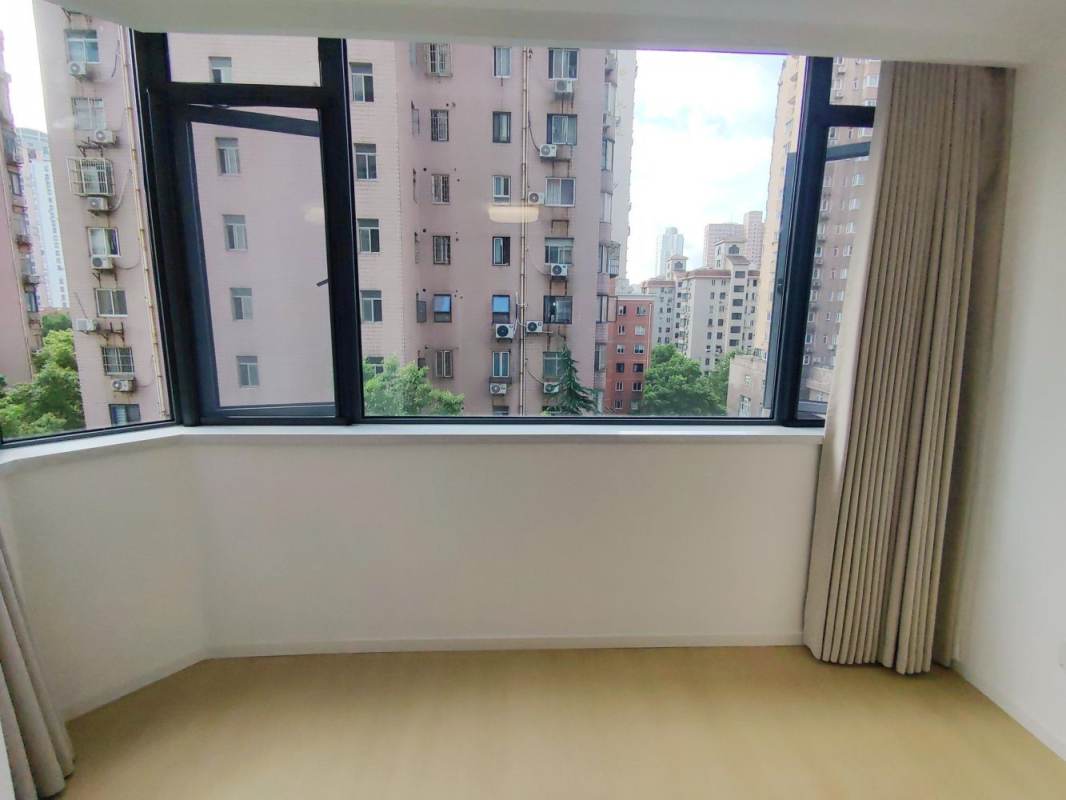 Housing image — Balcony