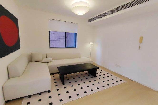 2BR Apartment near Xujiahui Metro (L4)
