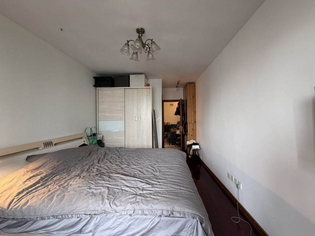 Housing image — Bedroom