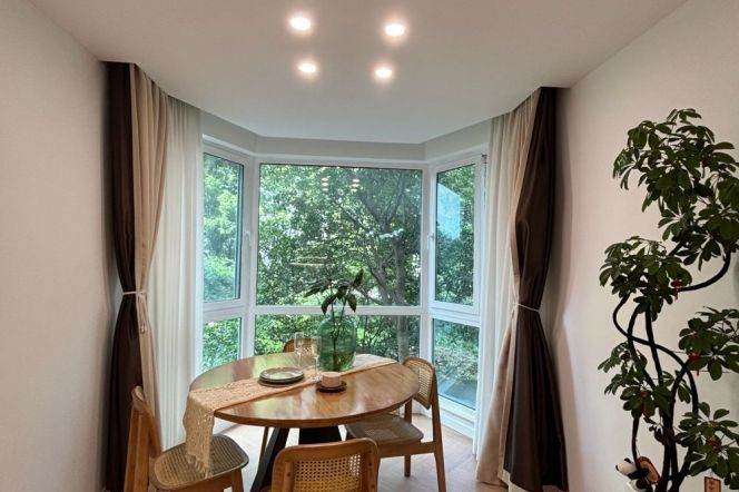 3BR Apartment in Xujiahui with Green View (L15)