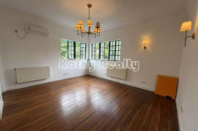 Spacious 1BR Heritage Apartment in Old Xuhui with Terrace