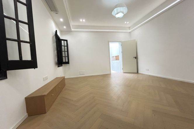 1BR Apartment in Old Xuhui (L10/L11)