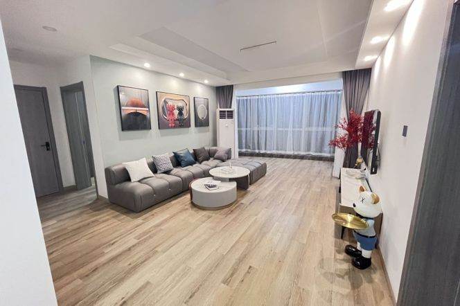 Spacious 3BR Apartment near Linping Rd Metro with Floor-to-Ceiling Windows