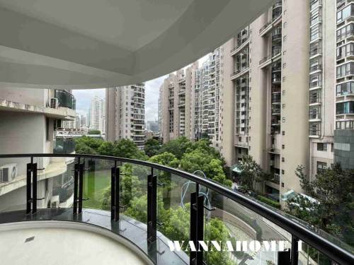 Housing image — Balcony