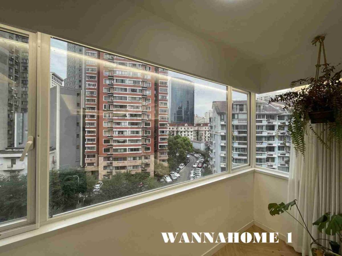 Housing image — Balcony