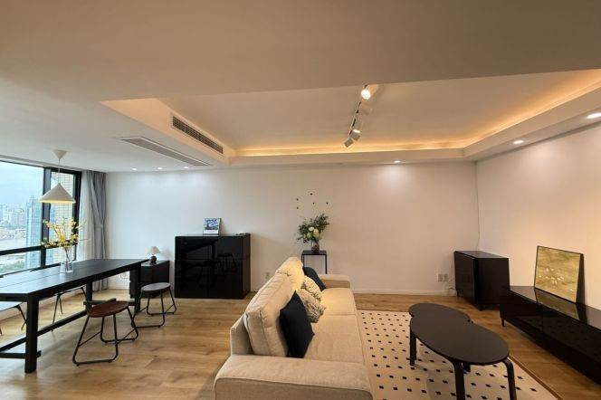 High-Floor 2BR Apartment at Joffre Garden (L1/L10/L12)