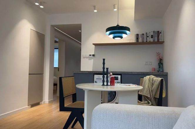 1BR Apartment near Nanjing Xi Lu (L2/L12/L13)