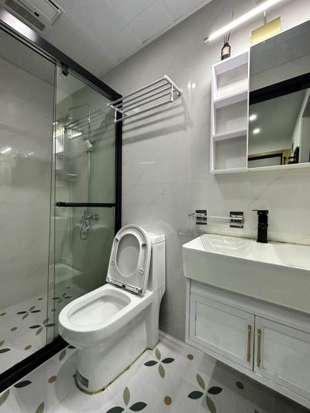 Housing image — Bathroom