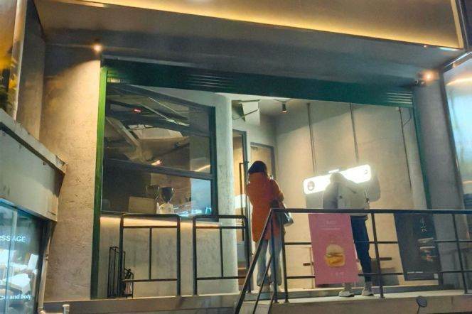 Spacious Studio Commercial Space in Jing'an