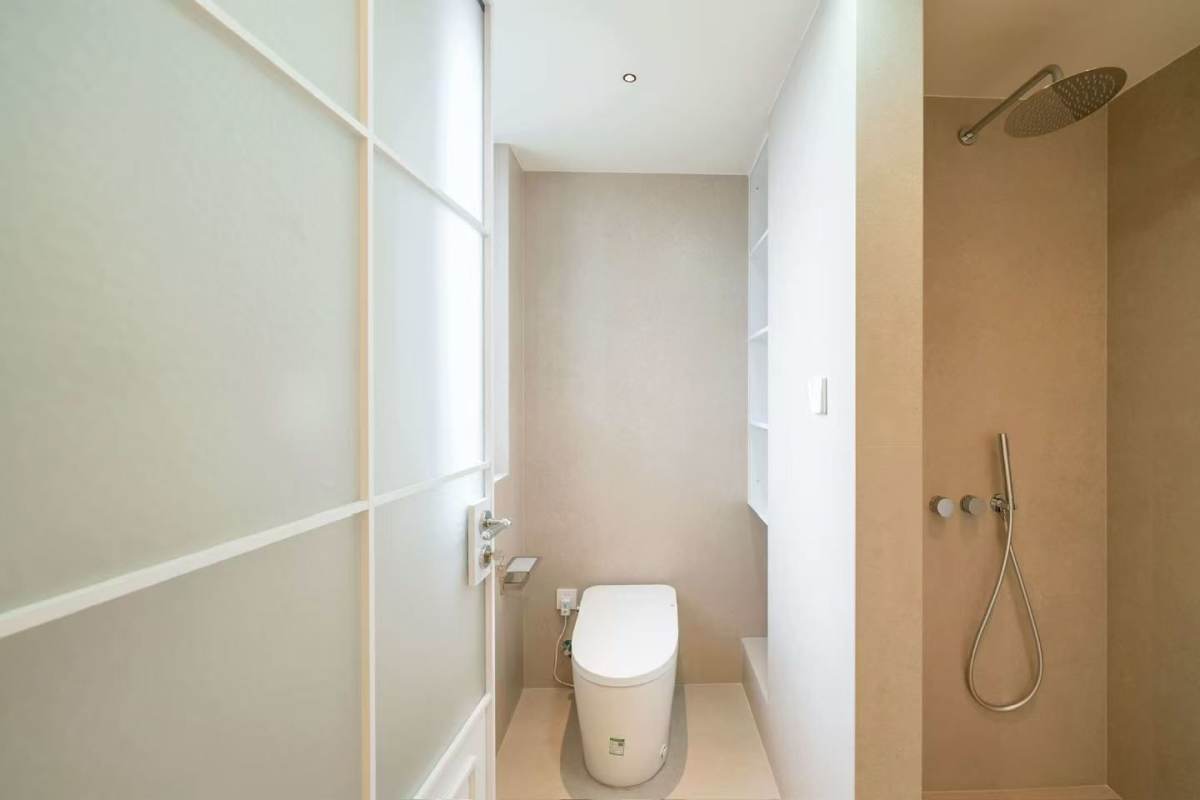 Housing image — Bathroom