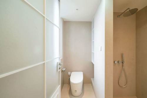 Housing image — Bathroom