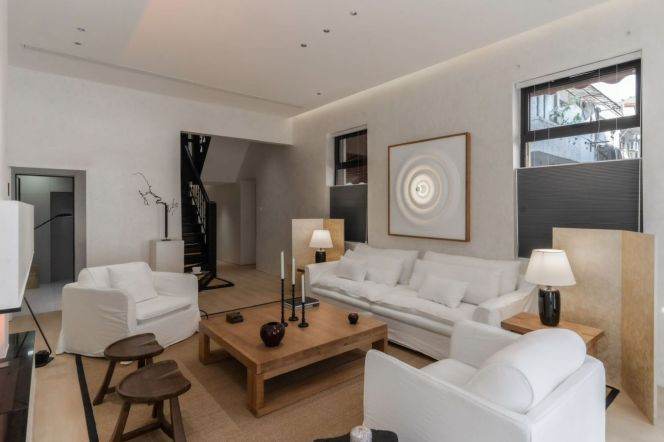 Spacious 4BR Lane House in Jing'an with Terrace (L7)