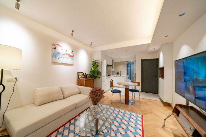 1BR Apartment near Jiaotong University Metro with Terrace