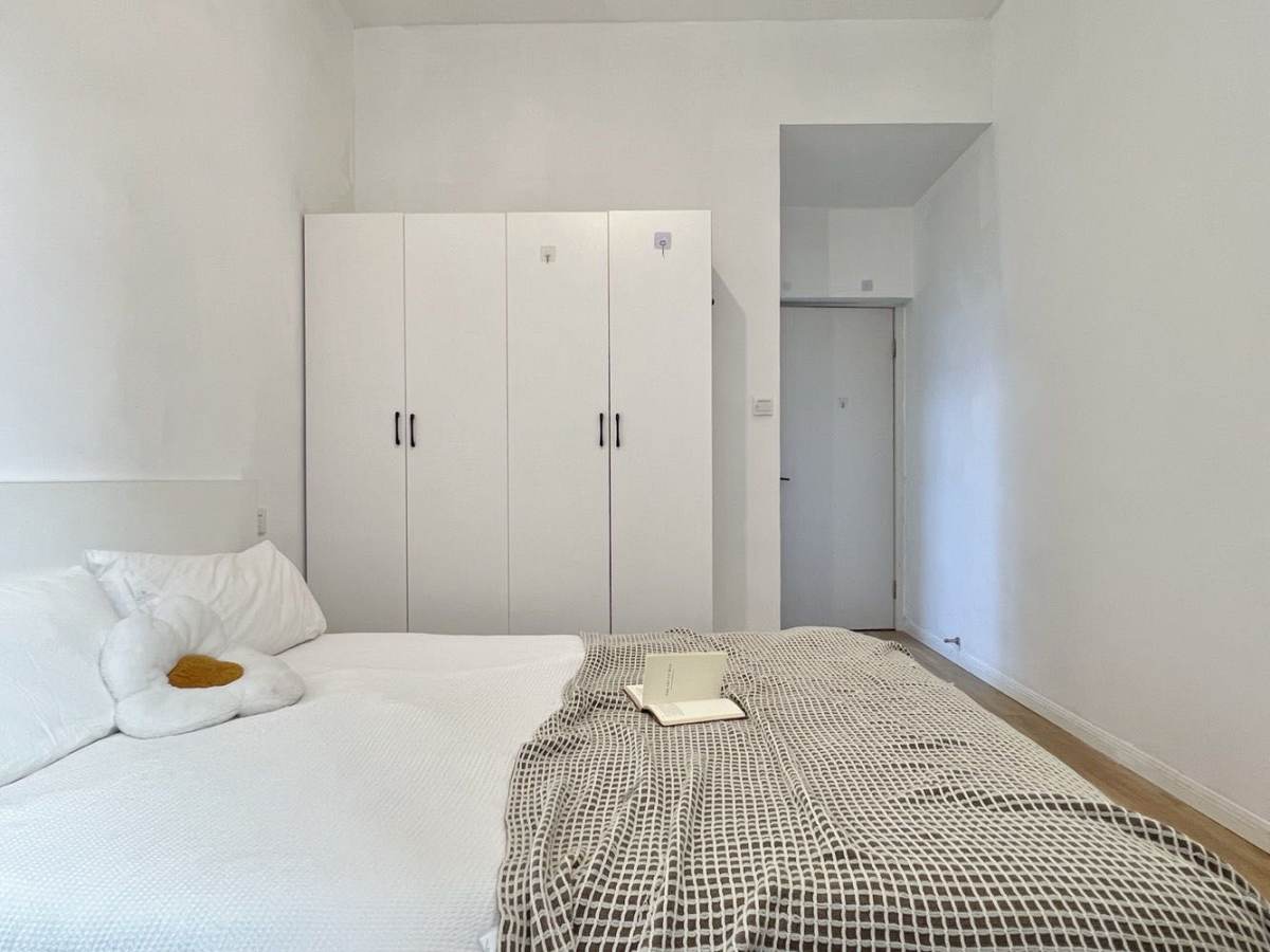 Housing image — Bedroom
